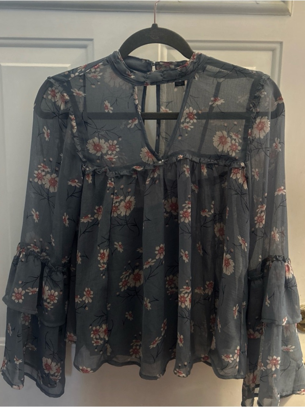 Am Eagle Ladies Blue Floral Semi Shear Bell Sleeve SMALL Boho Festival Concert